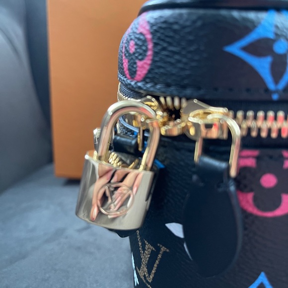 Louis Vuitton Vanity PM ❤️♠️Game On Collection♣️♥️ - Picture 4 of 10